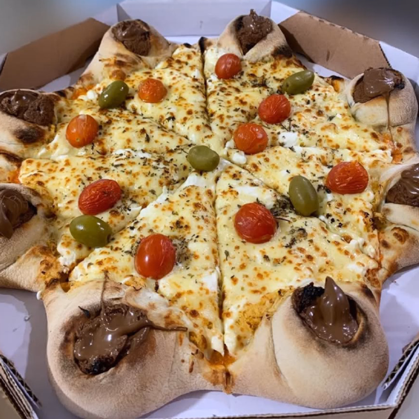 Pizzas e esfihas em destaques